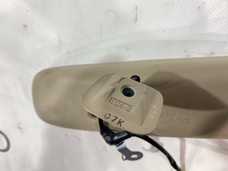 Зеркало салона Toyota Land Cruiser Cygnus UZJ100W 2UZ-FE 2000 (б/у) Зеркало салона Toyota Land Cruiser Cygnus UZJ100W 2UZ-FE 2000 (б/у)