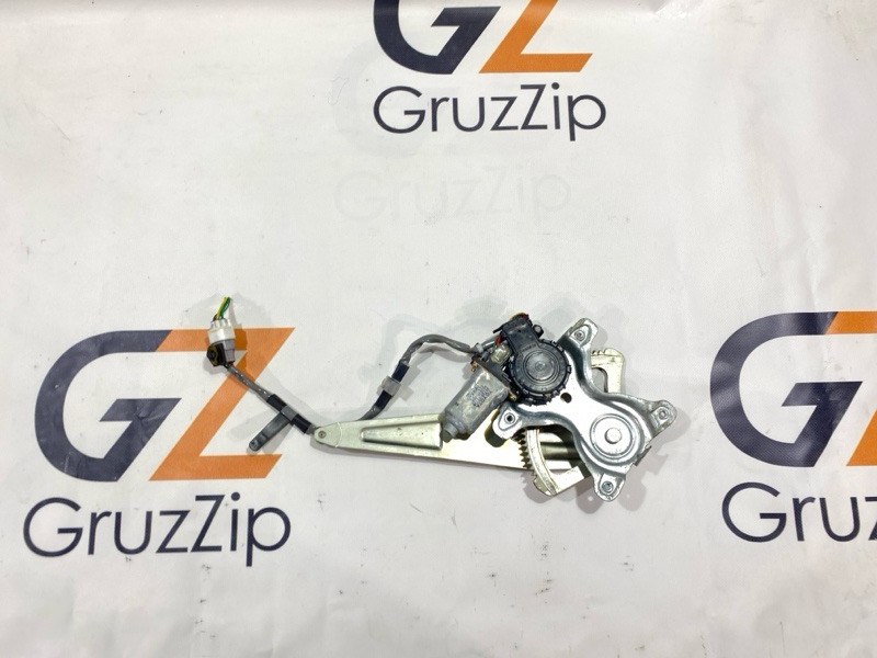Мотор стеклоподъемника Toyota Land Cruiser Cygnus UZJ100W 2UZ-FE 2000 задний правый (б/у) Мотор стеклоподъемника Toyota Land Cruiser Cygnus UZJ100W 2UZ-FE 2000 задний правый (б/у)