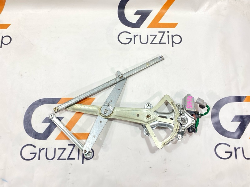 Мотор стеклоподъемника Toyota Land Cruiser Cygnus UZJ100W 2UZ-FE 2000 передний правый (б/у) Мотор стеклоподъемника Toyota Land Cruiser Cygnus UZJ100W 2UZ-FE 2000 передний правый (б/у)