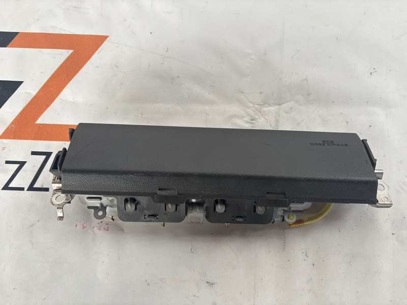 Подушка безопасности колен Toyota Sequoia USK65 3URFBE 2009 (б/у)