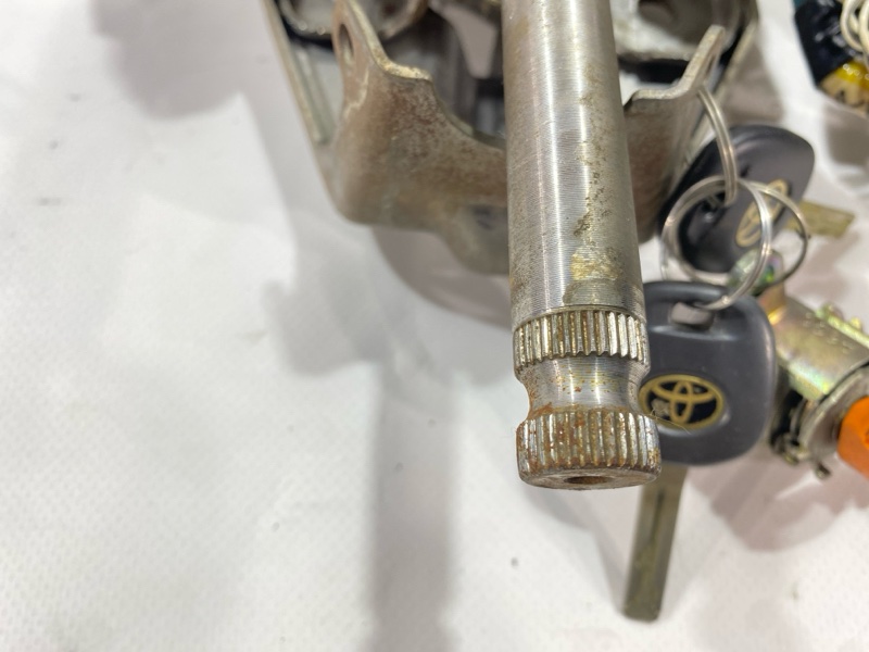 Рулевая колонка Toyota Land Cruiser Cygnus UZJ100W 2UZ-FE 2000 (б/у) Рулевая колонка Toyota Land Cruiser Cygnus UZJ100W 2UZ-FE 2000 (б/у)