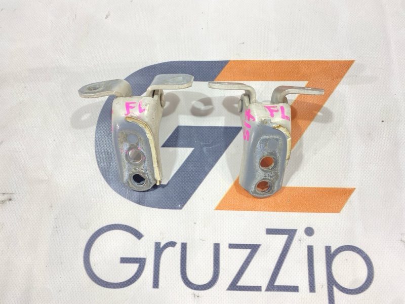 Петля двери Toyota Land Cruiser Cygnus UZJ100W 2UZ-FE 2000 передняя левая (б/у) Петля двери Toyota Land Cruiser Cygnus UZJ100W 2UZ-FE 2000 передняя левая (б/у)