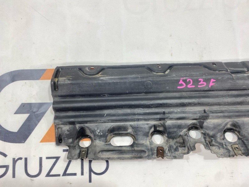 Защита двигателя Nissan Safari WGY61 TB45E 1998 передняя (б/у) Защита двигателя Nissan Safari WGY61 TB45E 1998 передняя (б/у)