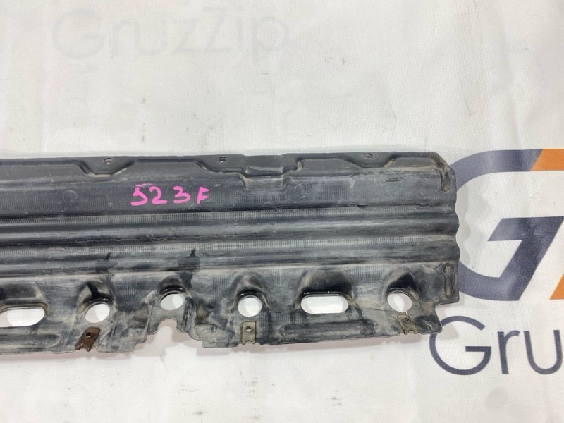 Защита двигателя Nissan Safari WGY61 TB45E 1998 передняя (б/у) Защита двигателя Nissan Safari WGY61 TB45E 1998 передняя (б/у)