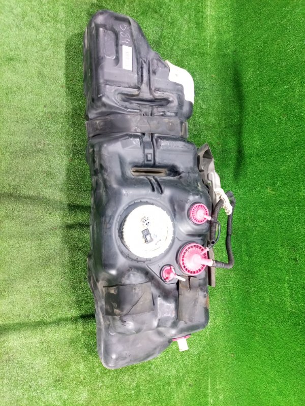 Топливный бак Toyota 4Runner UZN215L 2UZ-FE 2004 (б/у) Топливный бак Toyota 4Runner UZN215L 2UZ-FE 2004 (б/у)