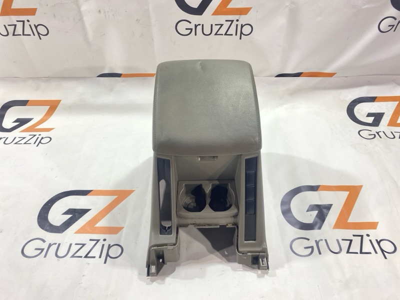 Бардачок между сидений Nissan Safari VRGY61 TD42T 2000 (б/у)