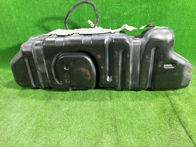 Топливный бак Toyota 4Runner UZN215L 2UZ-FE 2004 (б/у) Топливный бак Toyota 4Runner UZN215L 2UZ-FE 2004 (б/у)