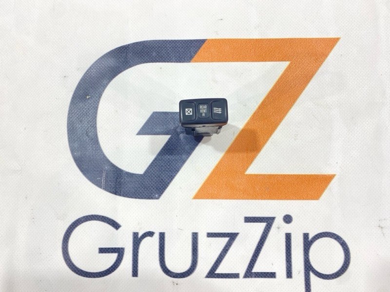 Кнопка подогрева сидений Toyota Land Cruiser Cygnus UZJ100W 2UZ-FE 2000 правая (б/у) Кнопка подогрева сидений Toyota Land Cruiser Cygnus UZJ100W 2UZ-FE 2000 правая (б/у)
