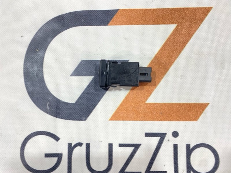 Кнопка подогрева сидений Toyota Land Cruiser Cygnus UZJ100W 2UZ-FE 2000 правая (б/у) Кнопка подогрева сидений Toyota Land Cruiser Cygnus UZJ100W 2UZ-FE 2000 правая (б/у)