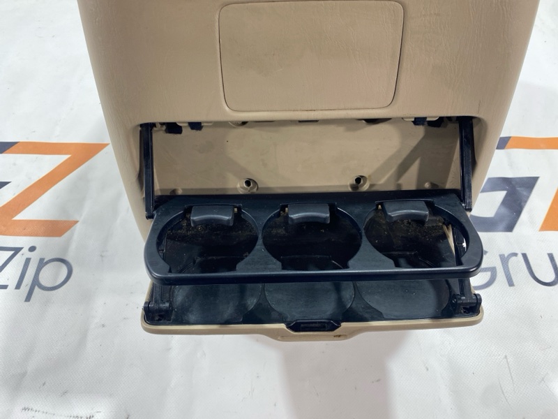 Бардачок между сидений Toyota Land Cruiser Cygnus UZJ100W 2UZ-FE 2000 (б/у) Бардачок между сидений Toyota Land Cruiser Cygnus UZJ100W 2UZ-FE 2000 (б/у)