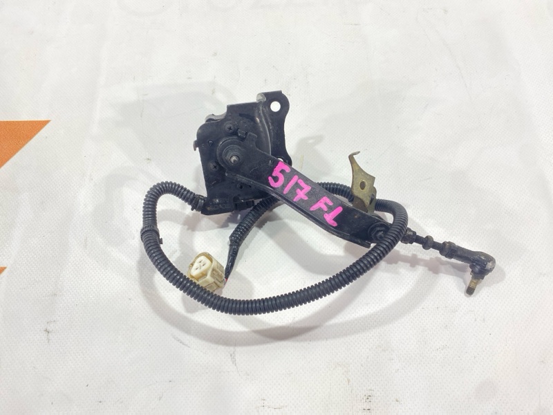Датчик высоты дорожного просвета Toyota Land Cruiser Cygnus UZJ100W 2UZ-FE 2000 передний левый (б/у) Датчик высоты дорожного просвета Toyota Land Cruiser Cygnus UZJ100W 2UZ-FE 2000 передний левый (б/у)