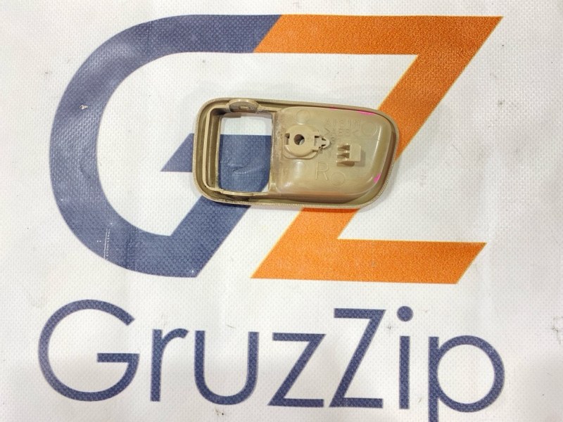 Накладка ручки двери Toyota Land Cruiser HDJ101K 1HD-FTE 2000 передняя правая (б/у) Накладка ручки двери Toyota Land Cruiser HDJ101K 1HD-FTE 2000 передняя правая (б/у)