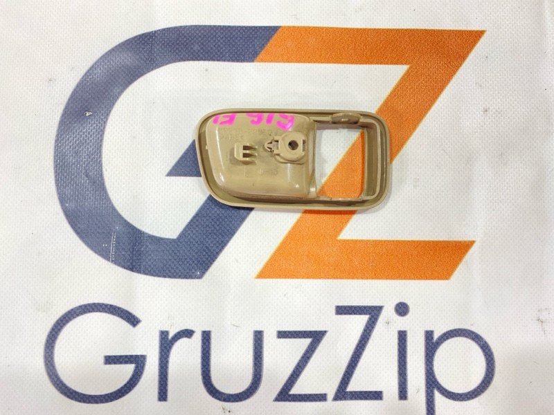 Накладка ручки двери Toyota Land Cruiser HDJ101K 1HD-FTE 2000 передняя левая (б/у) Накладка ручки двери Toyota Land Cruiser HDJ101K 1HD-FTE 2000 передняя левая (б/у)