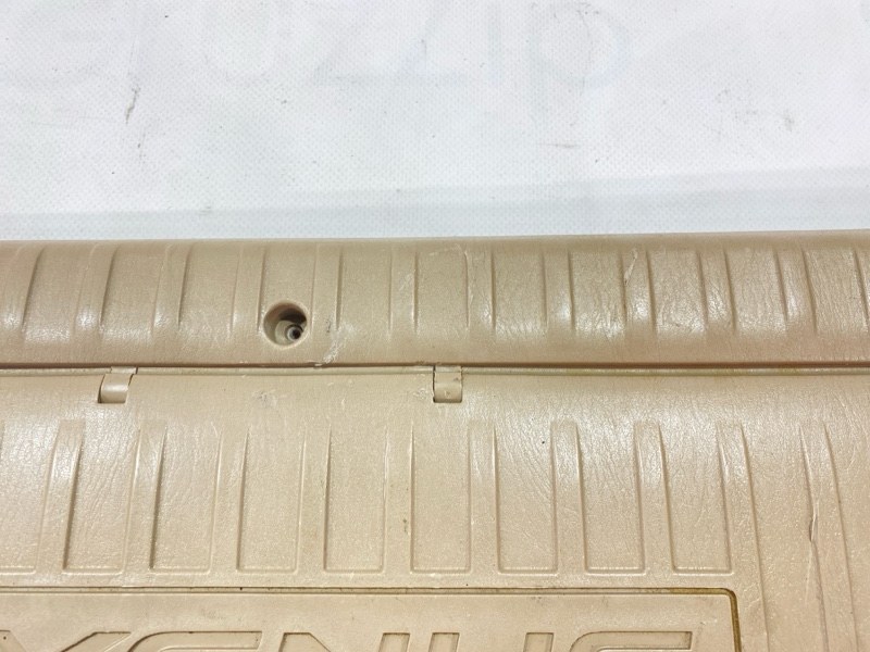 Накладка на порог багажника Toyota Land Cruiser Cygnus UZJ100W 2UZ-FE 2000 (б/у) Накладка на порог багажника Toyota Land Cruiser Cygnus UZJ100W 2UZ-FE 2000 (б/у)