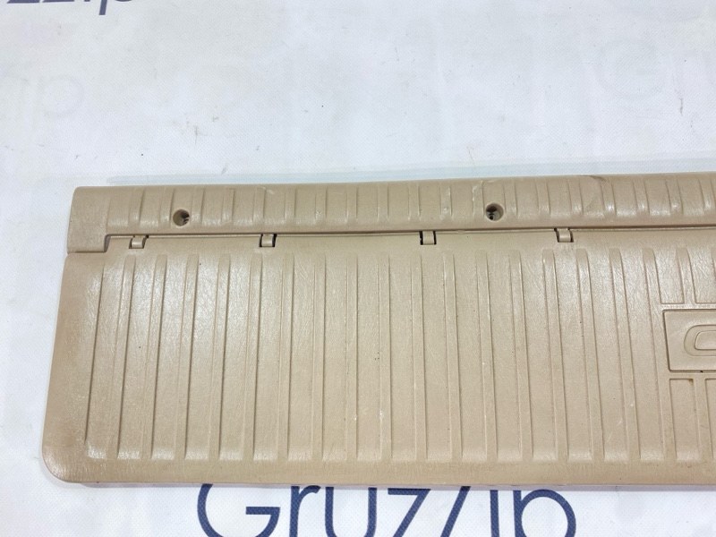 Накладка на порог багажника Toyota Land Cruiser Cygnus UZJ100W 2UZ-FE 2000 (б/у) Накладка на порог багажника Toyota Land Cruiser Cygnus UZJ100W 2UZ-FE 2000 (б/у)