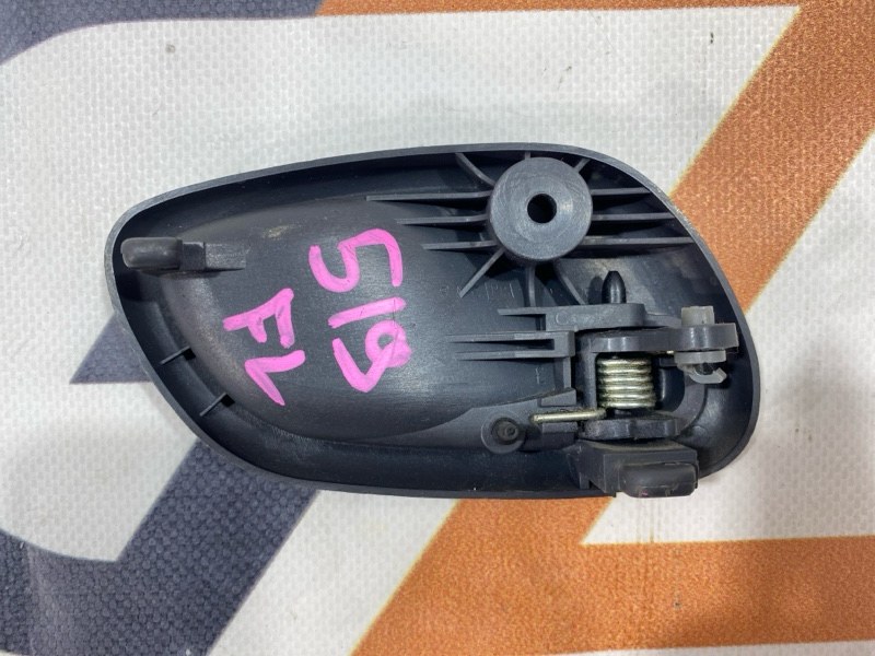 Ручка двери внутренняя Suzuki Jimny Sierra JB43W M13A 2006 передняя левая (б/у) Ручка двери внутренняя Suzuki Jimny Sierra JB43W M13A 2006 передняя левая (б/у)