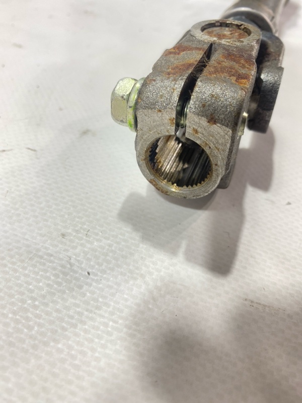 Рулевой карданчик Toyota WISH ZGE25W 2ZRFAE 2009 (б/у) Рулевой карданчик Toyota WISH ZGE25W 2ZRFAE 2009 (б/у)