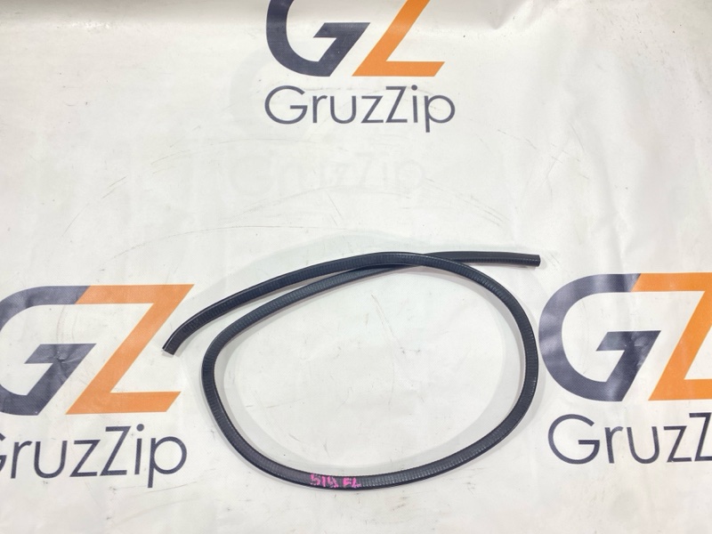 Уплотнитель двери Suzuki Jimny Sierra JB43W M13A 2006 передний левый (б/у)