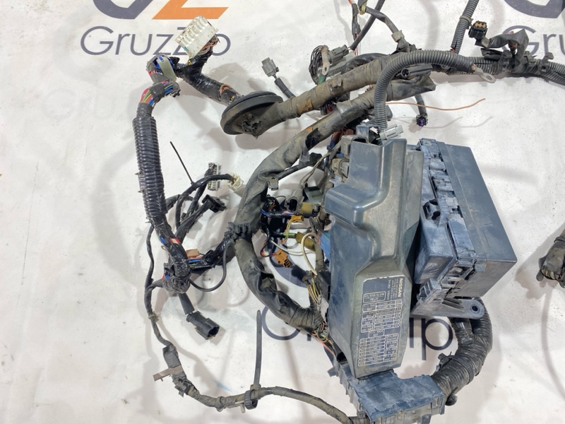 Коса под капотная Nissan Safari WGY61 TB45E 1998 (б/у) Коса под капотная Nissan Safari WGY61 TB45E 1998 (б/у)