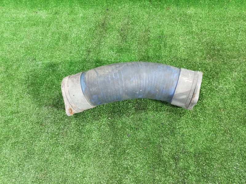 Патрубок интеркулера Hino Profia FN2 P11C 1995 (б/у) Патрубок интеркулера Hino Profia FN2 P11C 1995 (б/у)