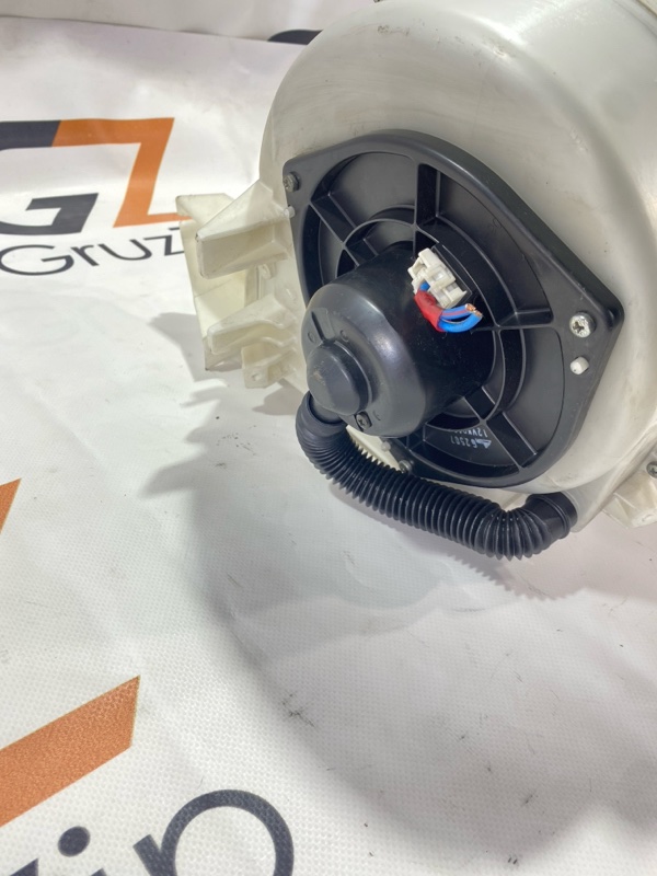 Мотор печки Nissan Safari VRGY61 TD42T 2000 (б/у) Мотор печки Nissan Safari VRGY61 TD42T 2000 (б/у)