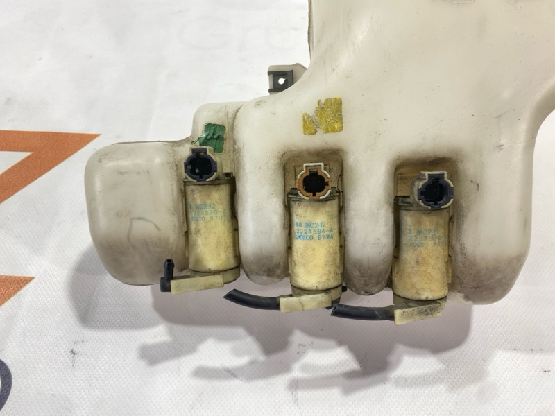 Бачок стеклоомывателя Nissan Safari WGY61 TB45E 1998 (б/у) Бачок стеклоомывателя Nissan Safari WGY61 TB45E 1998 (б/у)