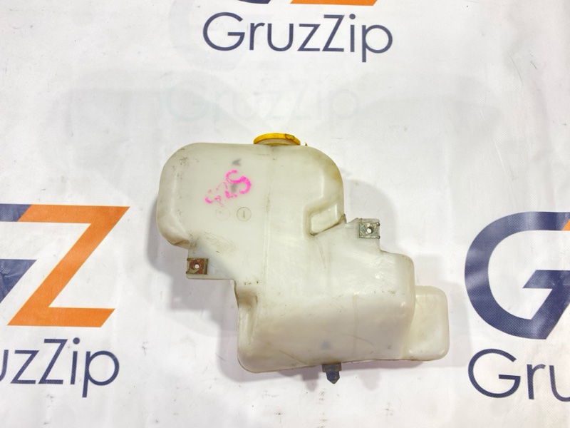 Бачок стеклоомывателя Nissan Safari WGY61 TB45E 1998 (б/у) Бачок стеклоомывателя Nissan Safari WGY61 TB45E 1998 (б/у)