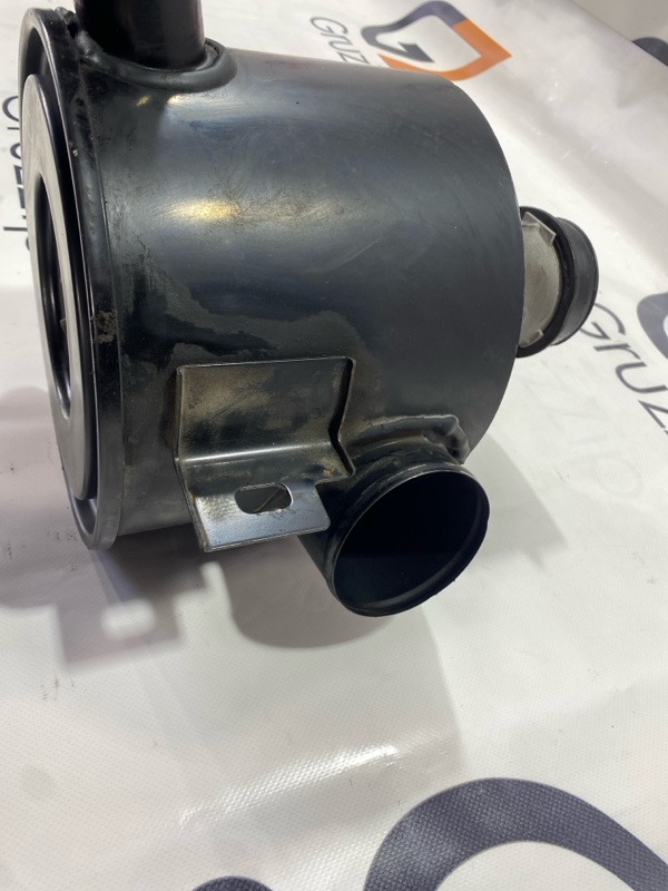 Корпус воздушного фильтра Nissan Safari WGY61 TB45E 1998 (б/у) Корпус воздушного фильтра Nissan Safari WGY61 TB45E 1998 (б/у)