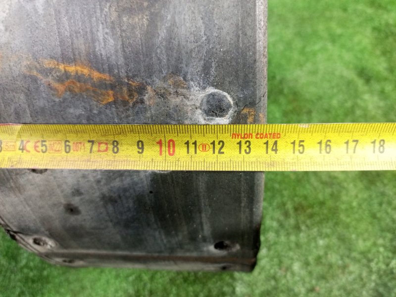 Тормозные колодки Isuzu Giga CXM50 6WA1 1995 (б/у) Тормозные колодки Isuzu Giga CXM50 6WA1 1995 (б/у)