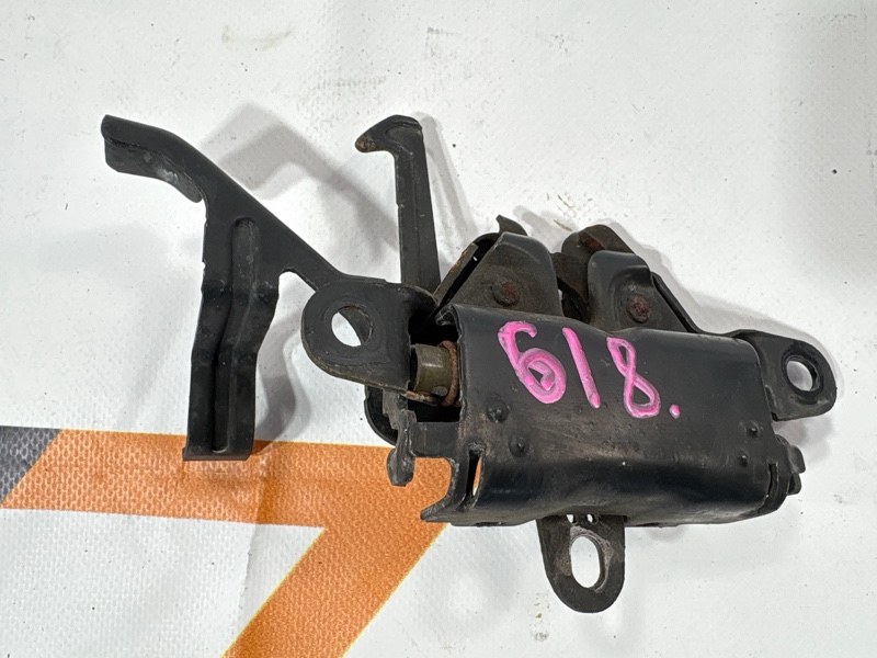 Замок капота Toyota Tacoma GRN245 1GR-FE 2007 (б/у)