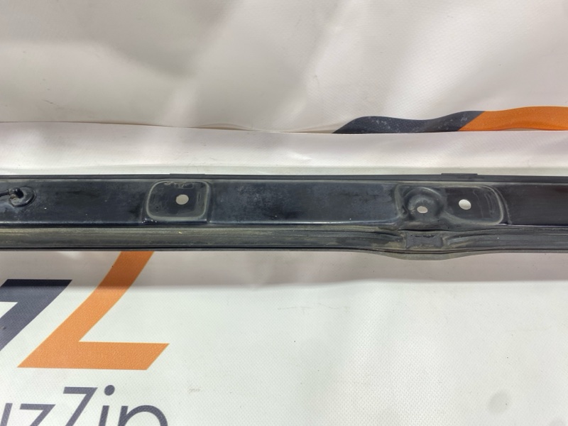 Планка под лобовое стекло Isuzu Giga CYJ77W6 6UZ1 2006 (б/у) Планка под лобовое стекло Isuzu Giga CYJ77W6 6UZ1 2006 (б/у)