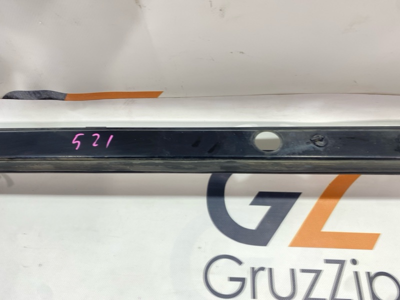 Планка под лобовое стекло Isuzu Giga CYJ77W6 6UZ1 2006 (б/у) Планка под лобовое стекло Isuzu Giga CYJ77W6 6UZ1 2006 (б/у)