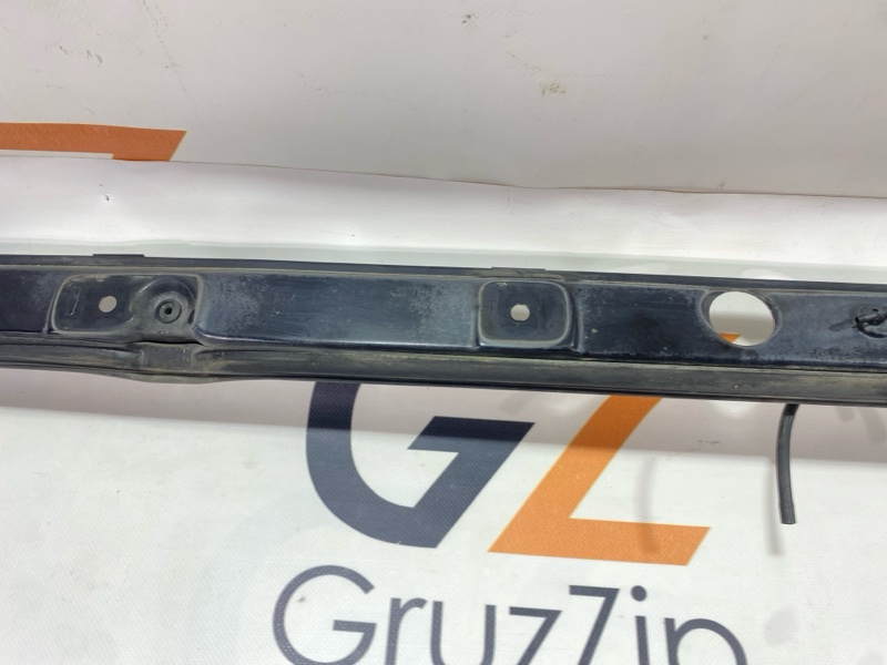 Планка под лобовое стекло Isuzu Giga CYJ77W6 6UZ1 2006 (б/у) Планка под лобовое стекло Isuzu Giga CYJ77W6 6UZ1 2006 (б/у)