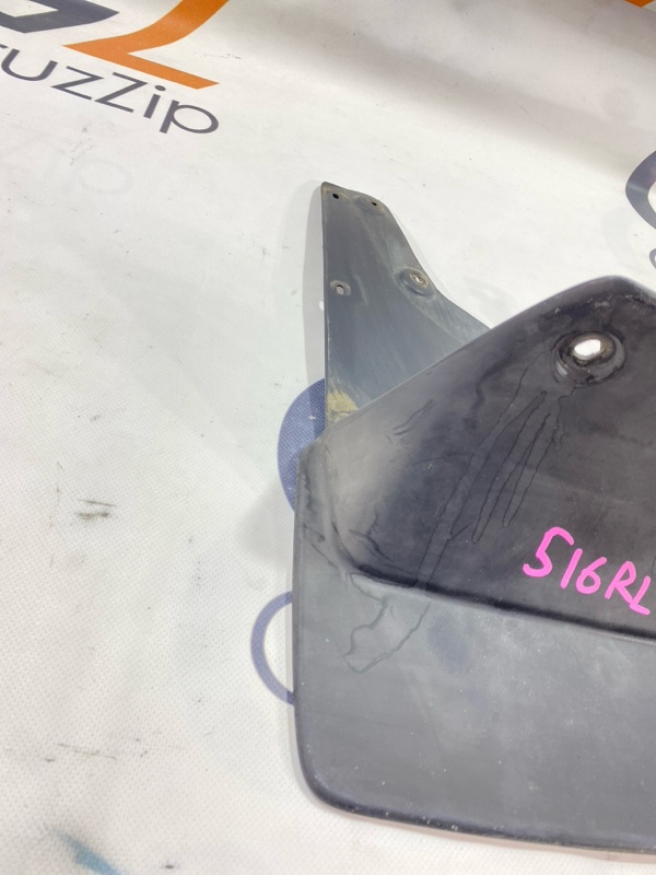 Брызговик Toyota Land Cruiser HDJ101K 1HD-FTE 2000 задний (б/у) Брызговик Toyota Land Cruiser HDJ101K 1HD-FTE 2000 задний (б/у)