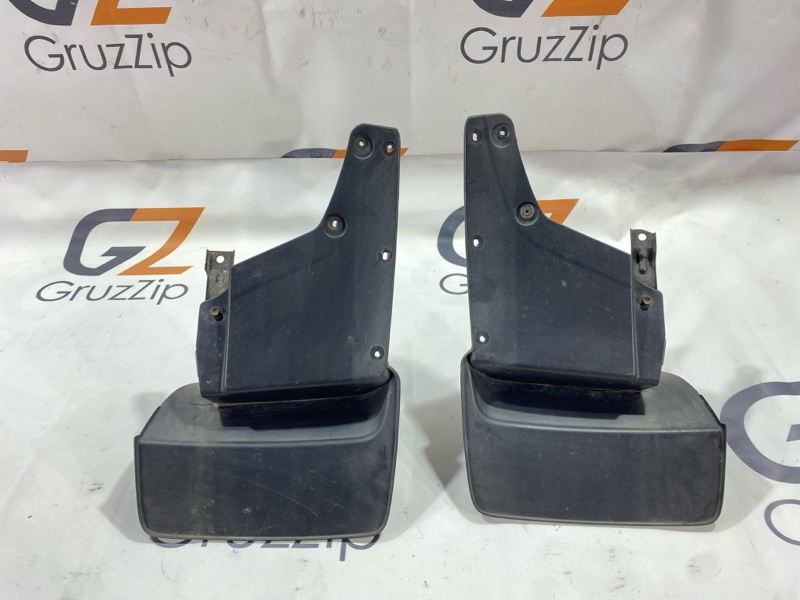 Брызговик Toyota Land Cruiser HDJ101K 1HD-FTE 2000 задний (б/у) Брызговик Toyota Land Cruiser HDJ101K 1HD-FTE 2000 задний (б/у)