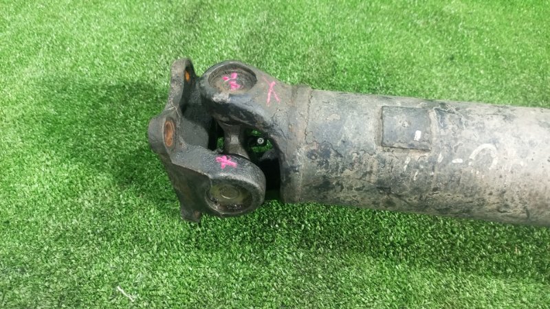 Карданный вал Mitsubishi Fuso Canter FE517 4D33 1995 (б/у) Карданный вал Mitsubishi Fuso Canter FE517 4D33 1995 (б/у)