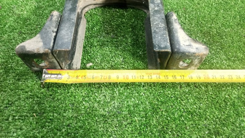 Крепление подвесного подшипника Mitsubishi Fuso Canter FE517 4D33 1995 (б/у) Крепление подвесного подшипника Mitsubishi Fuso Canter FE517 4D33 1995 (б/у)