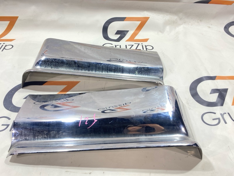 Накладка кабины Isuzu Giga CYJ77W6 6UZ1 2006 (б/у) Накладка кабины Isuzu Giga CYJ77W6 6UZ1 2006 (б/у)