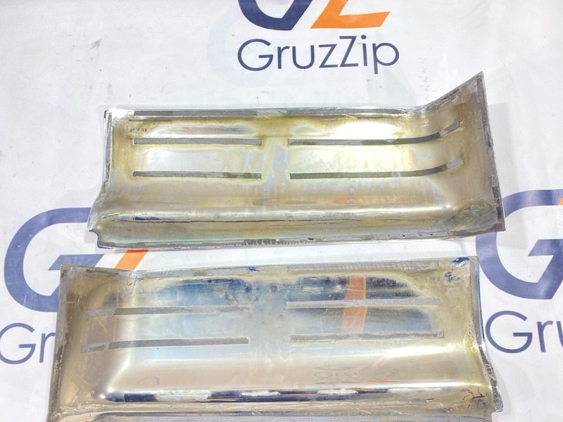 Накладка кабины Isuzu Giga CYJ77W6 6UZ1 2006 (б/у) Накладка кабины Isuzu Giga CYJ77W6 6UZ1 2006 (б/у)