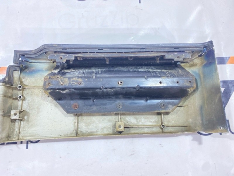 Дефендер Isuzu Giga CYJ77W6 6UZ1 2006 правый (б/у) Дефендер Isuzu Giga CYJ77W6 6UZ1 2006 правый (б/у)