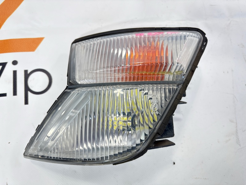 Габарит Nissan Safari WGY61 TB45E 2002 передний левый (б/у)