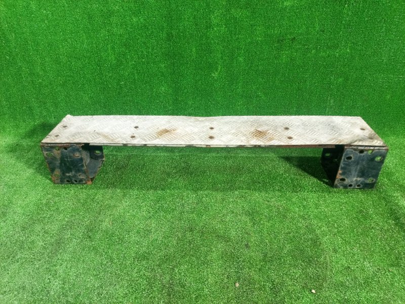 Бампер Isuzu Forward FRR33 6HH1 1995 задний (б/у)