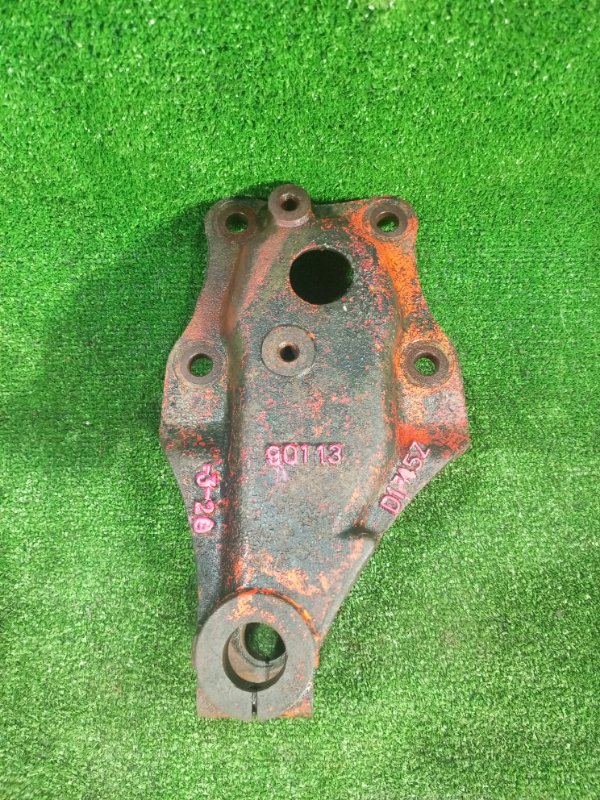 Кронштейн рессоры Isuzu Giga CYL50 6WA1 1998 передний (б/у)