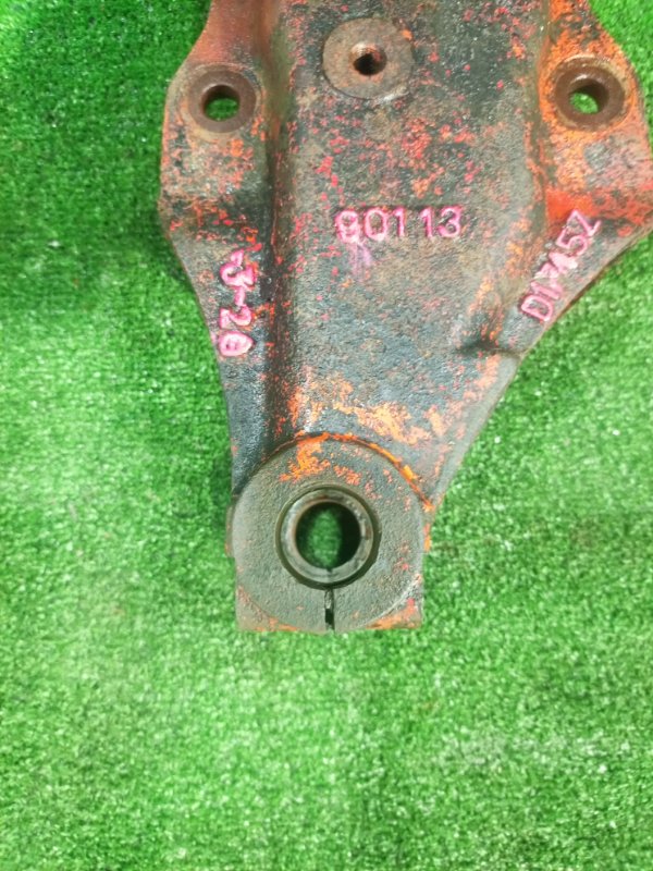 Кронштейн рессоры Isuzu Giga CYL50 6WA1 1998 передний (б/у) Кронштейн рессоры Isuzu Giga CYL50 6WA1 1998 передний (б/у)