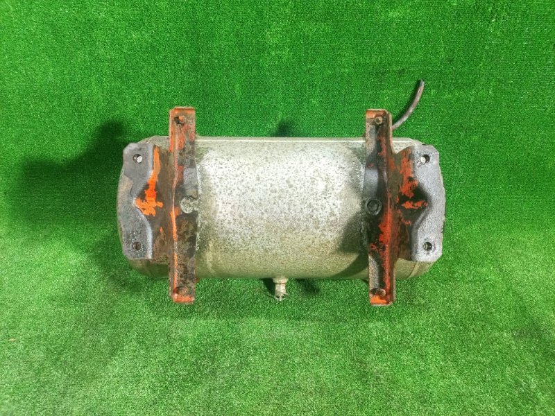 Ваккумный рессивер Isuzu Giga CYL50 6WA1 1998 (б/у) Ваккумный рессивер Isuzu Giga CYL50 6WA1 1998 (б/у)