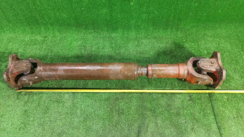 Карданный вал Isuzu Giga CYL50 6WA1 1998 (б/у) Карданный вал Isuzu Giga CYL50 6WA1 1998 (б/у)