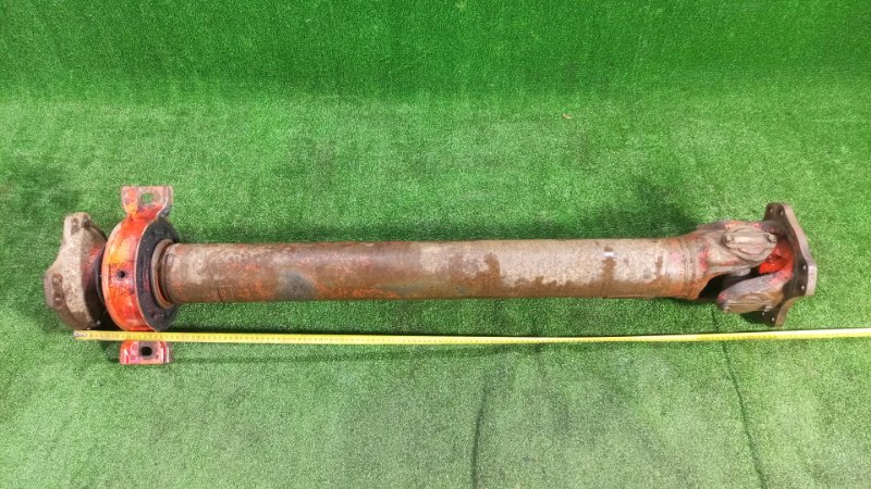 Карданный вал Isuzu Giga CYL50 6WA1 1998 (б/у) Карданный вал Isuzu Giga CYL50 6WA1 1998 (б/у)