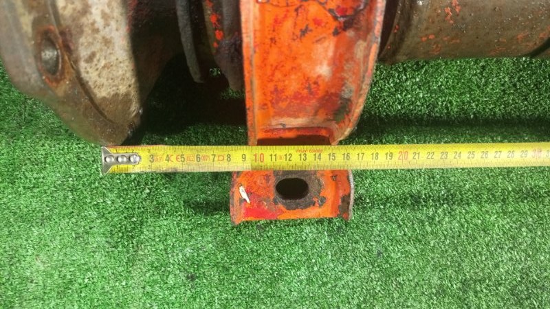 Карданный вал Isuzu Giga CYL50 6WA1 1998 (б/у) Карданный вал Isuzu Giga CYL50 6WA1 1998 (б/у)