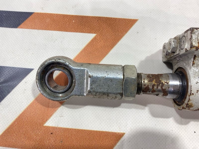 Гидравлический цилиндр для подъема бабочки Isuzu Giga CYJ77W6 6UZ1 2006 (б/у) Гидравлический цилиндр для подъема бабочки Isuzu Giga CYJ77W6 6UZ1 2006 (б/у)