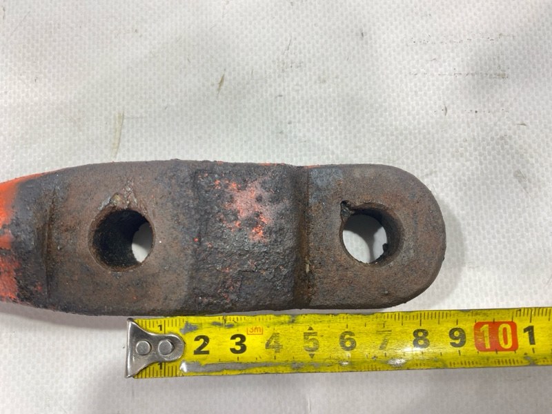 Буксировочный крюк Isuzu Giga CYJ77W6 6UZ1 2006 (б/у) Буксировочный крюк Isuzu Giga CYJ77W6 6UZ1 2006 (б/у)